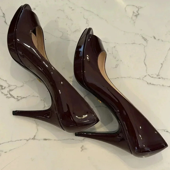 Prada peep toe wine patent leather heels size 39 - Picture 2 of 5